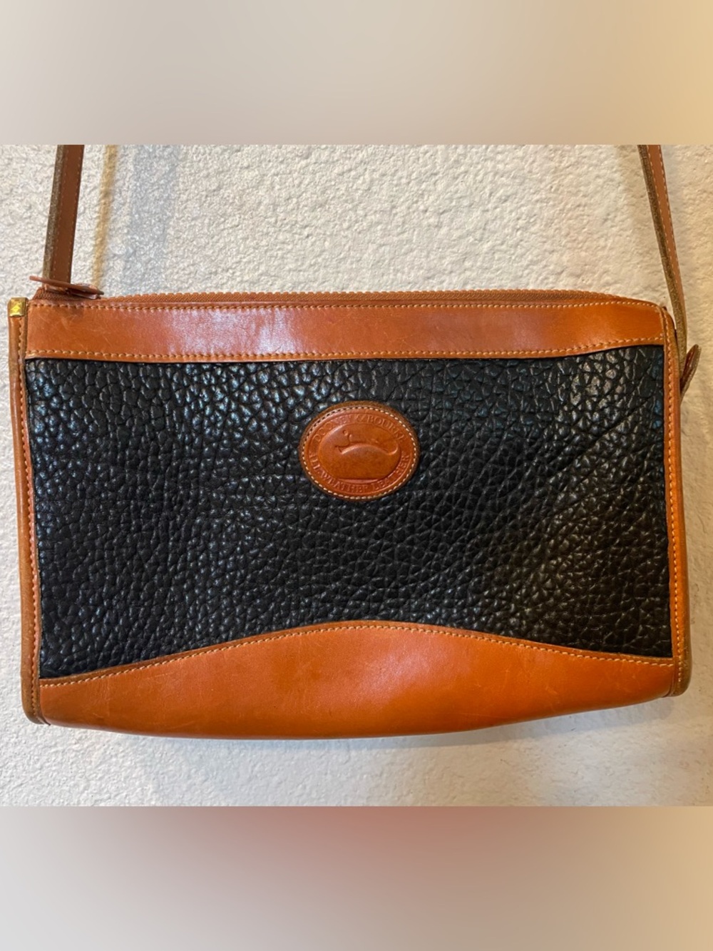 Vintage DOONEY & BOURKE Classic Black Camel Pebble Grain Leather Crossbody Bag